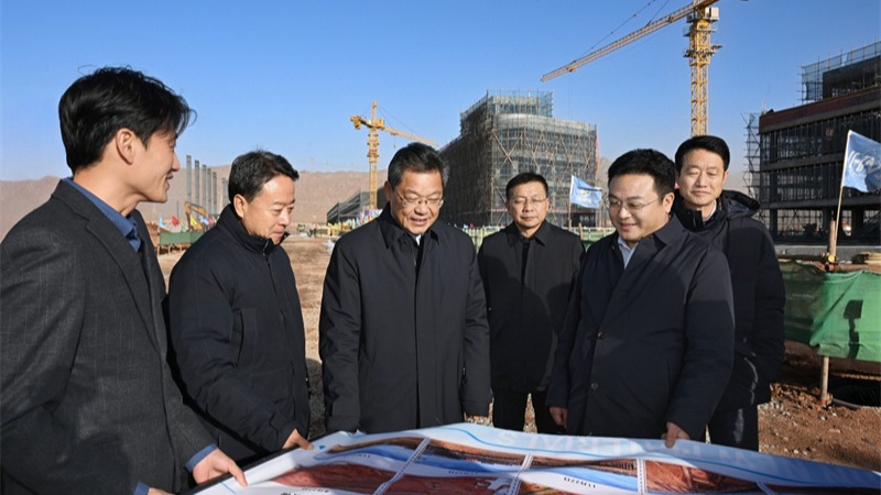 任振鶴在武威張掖調(diào)研時(shí)強(qiáng)調(diào)搶抓“雙碳”機(jī)遇實(shí)施“新能源+”行動(dòng)加快構(gòu)建體現(xiàn)甘肅特色和優(yōu)勢的現(xiàn)代化產(chǎn)業(yè)體系